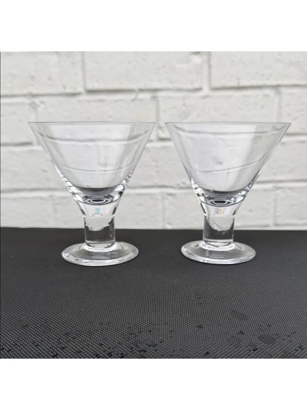 Pair of Stylish Crystal Clear 7 oz Martini/Cocktail Glasses Excellent Condition